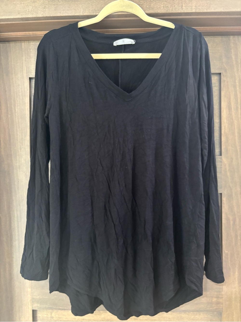 Zenana Outfitters Black V-Neck Long Sleeve Top